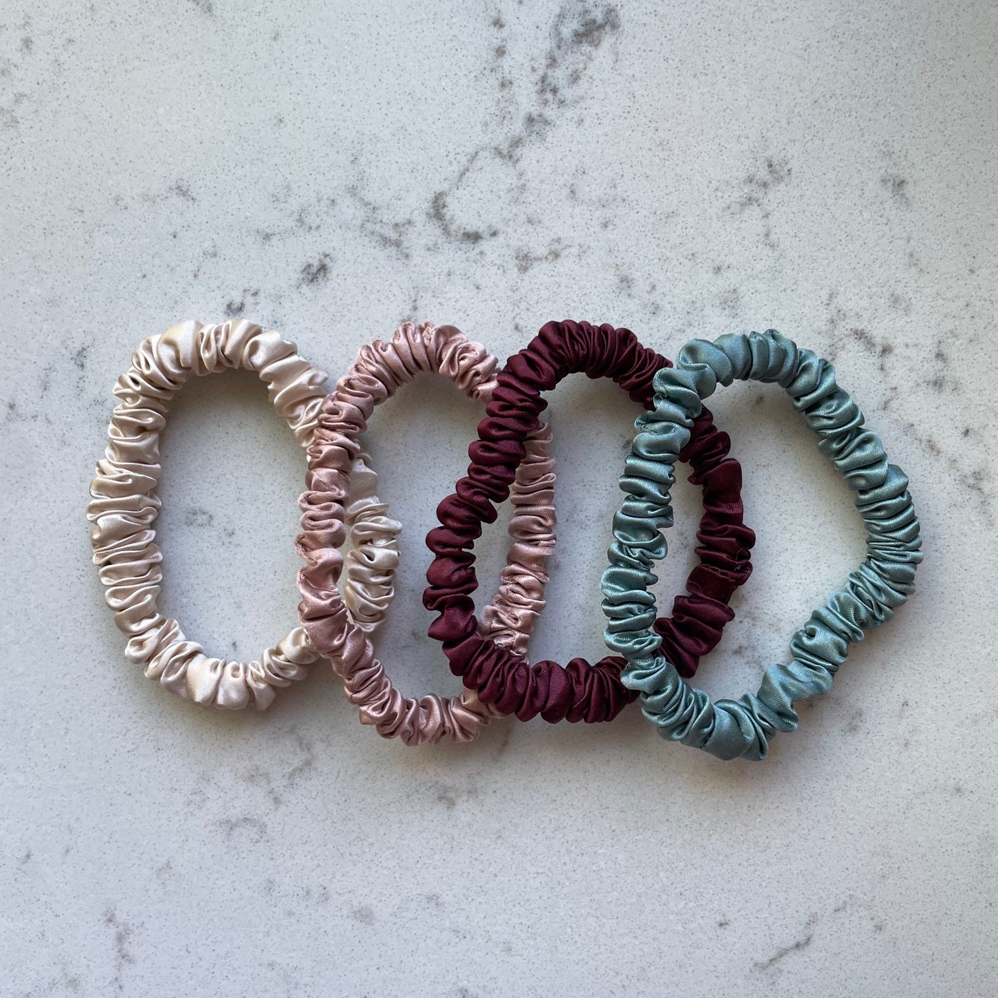 4 Silk Scrunchies (Mix Color)